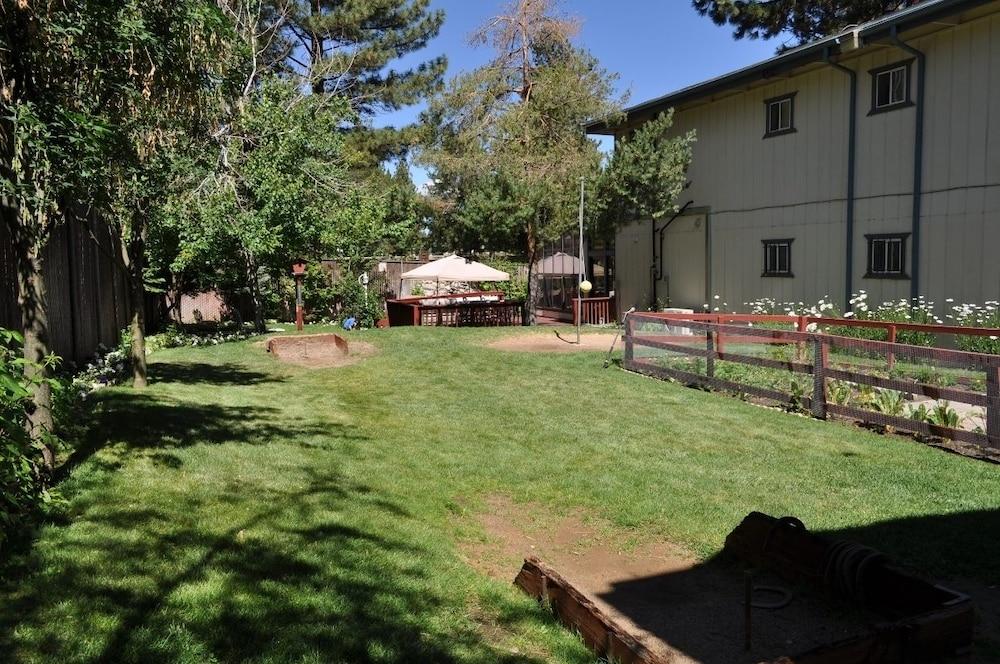 Americana Village South Lake Tahoe Exterior photo